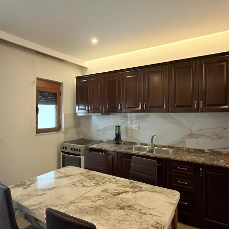 1-bedroom & 2-bedroom , By-delmar 호텔 골렘