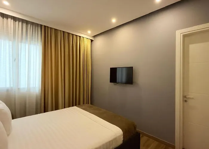 1-bedroom & 2-bedroom , By-delmar 호텔 *